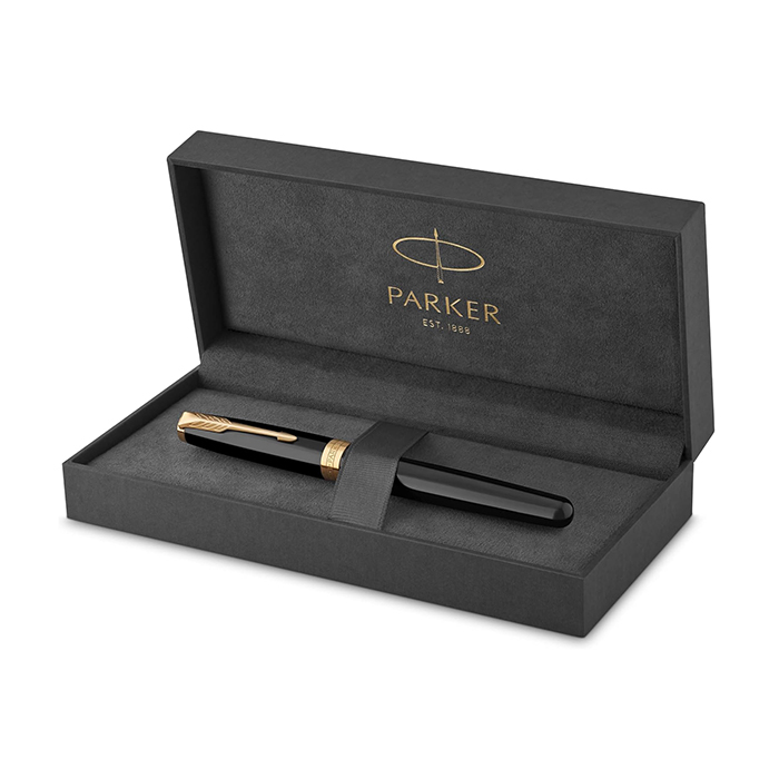 Parker-Sonnet-FP-Laquer Black-Gold Clip-Box-700.JPG